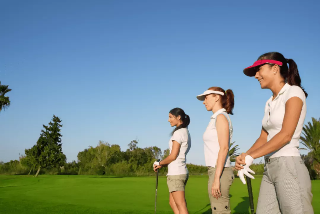 What do I need to wear when playing golf?